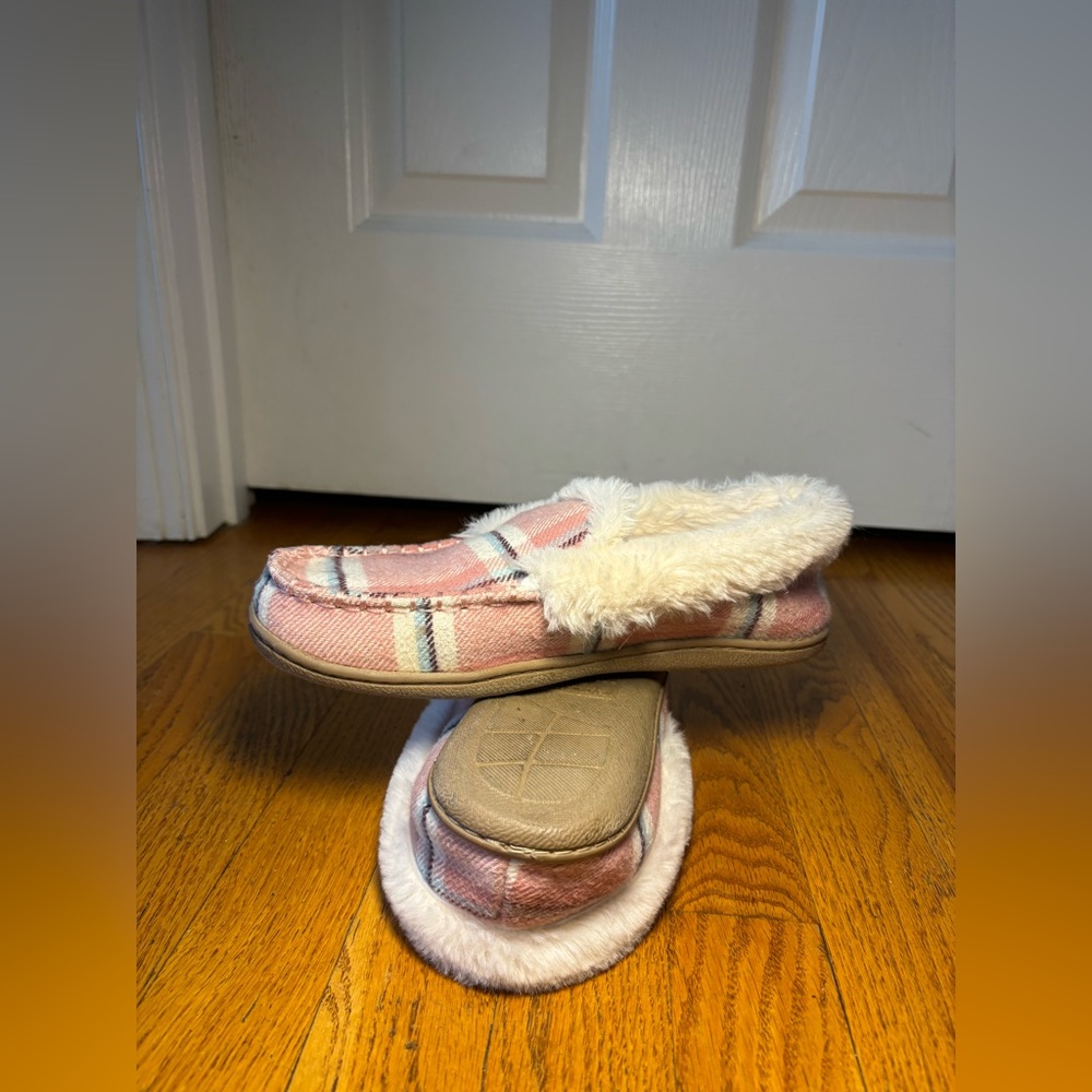 Fuzzy slippers - Picture 3 of 5